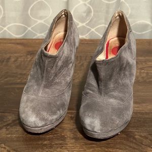 Diesel booties, in suede pastel purple. A beauty!
